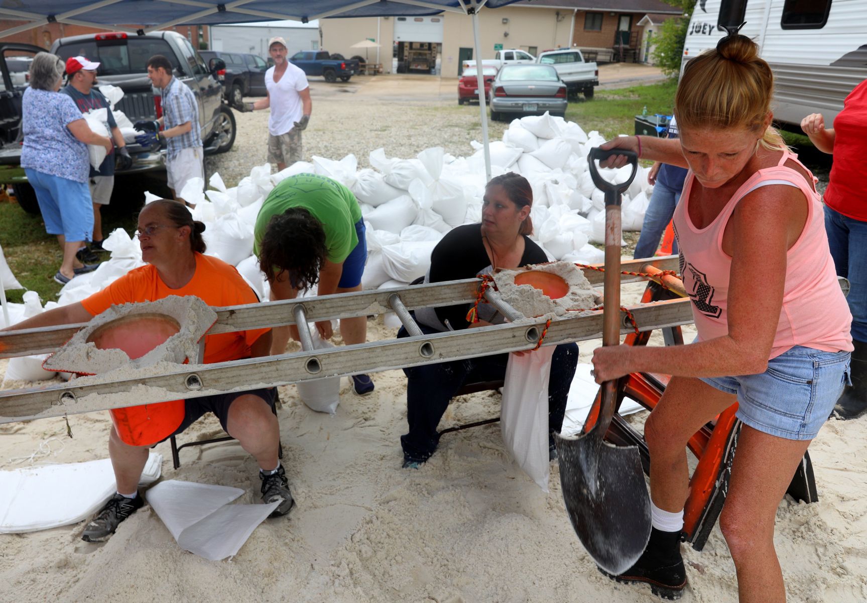 De Soto prepares for the rain